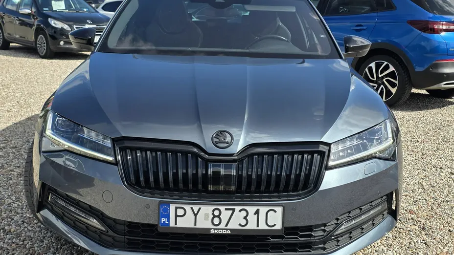 SKODA Superb -