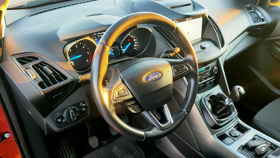 FORD Kuga -