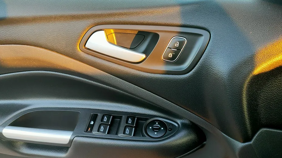 FORD Kuga -