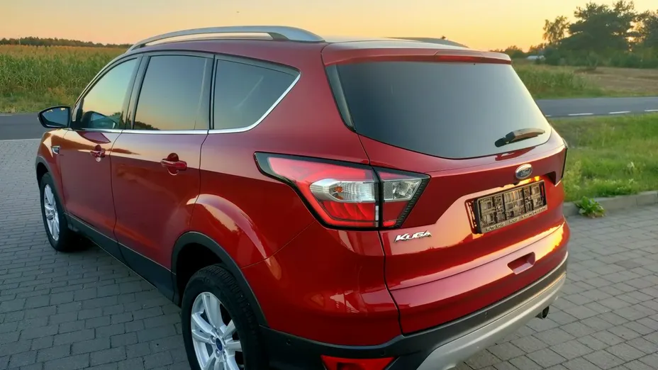 FORD Kuga -