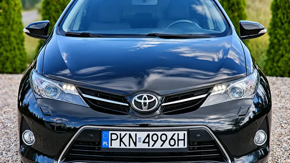 TOYOTA Auris -