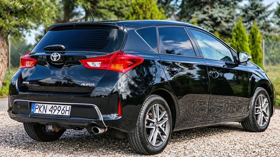 TOYOTA Auris -