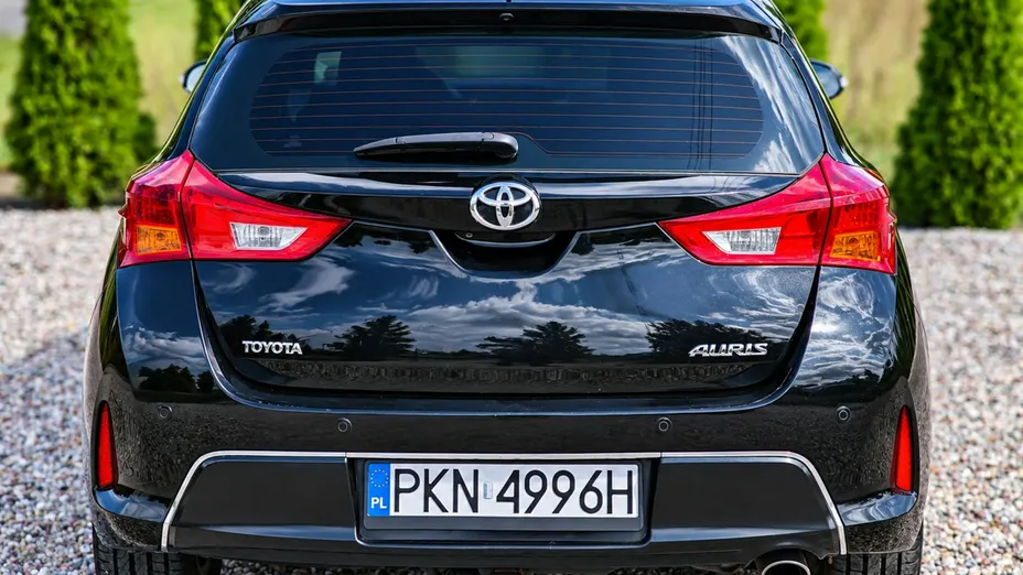 TOYOTA Auris -