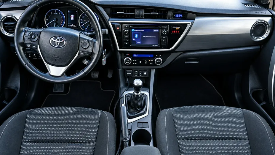 TOYOTA Auris -