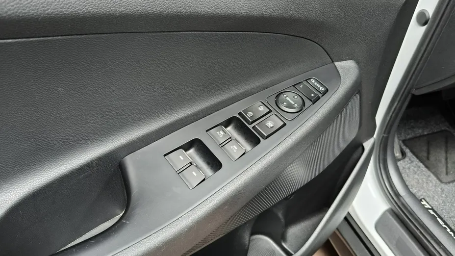HYUNDAI Tucson -