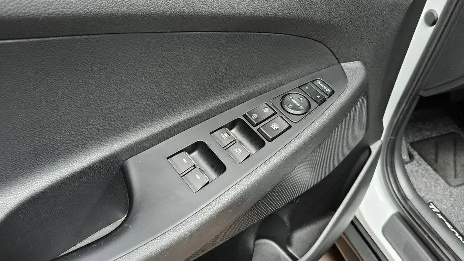 HYUNDAI Tucson -