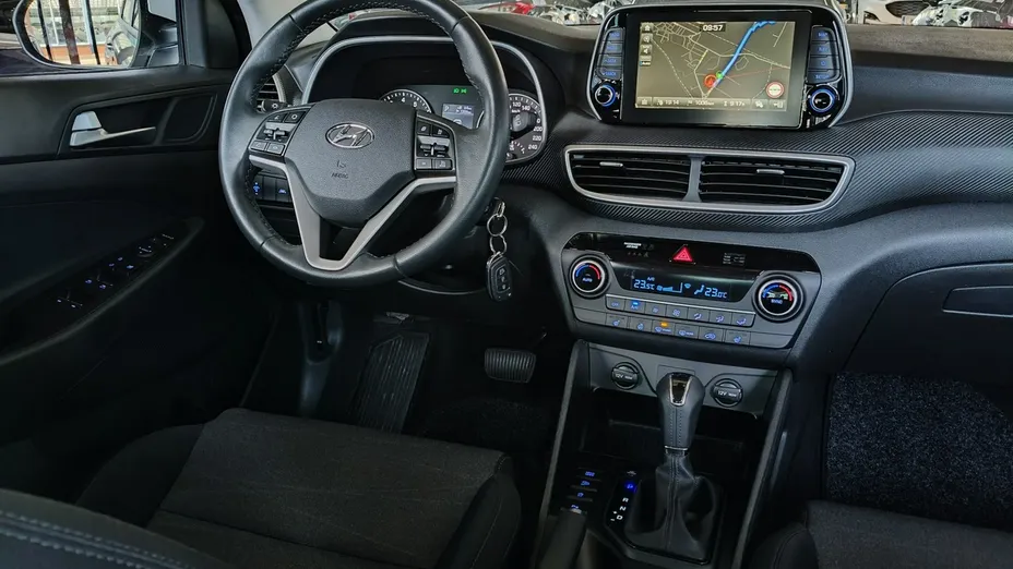 HYUNDAI Tucson -