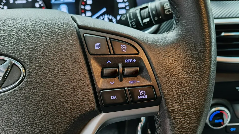 HYUNDAI Tucson -