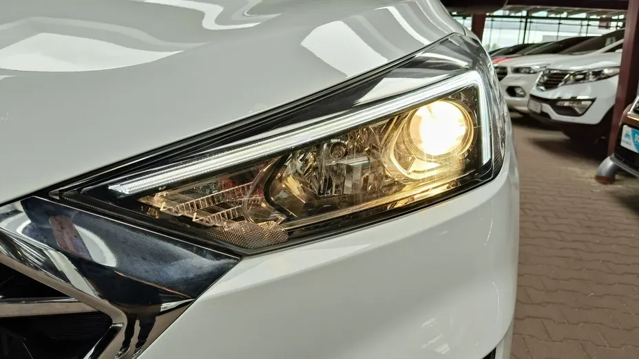 HYUNDAI Tucson -
