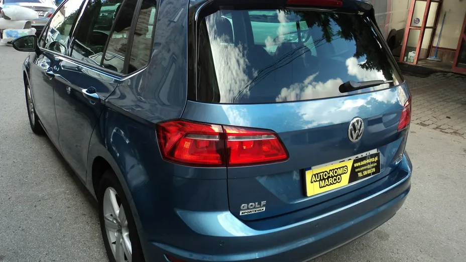 VOLKSWAGEN Golf Sportsvan -