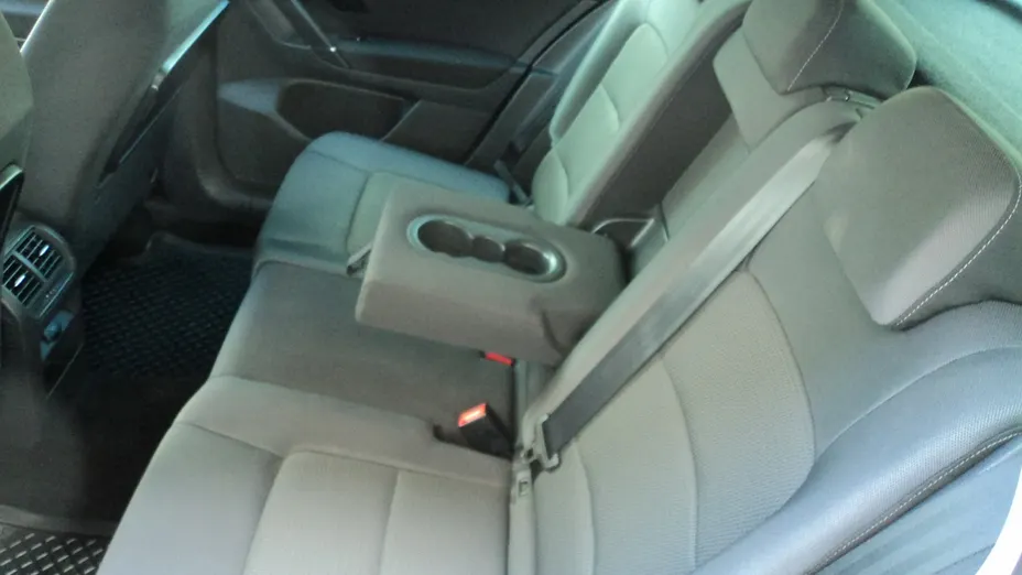 VOLKSWAGEN Golf Sportsvan -