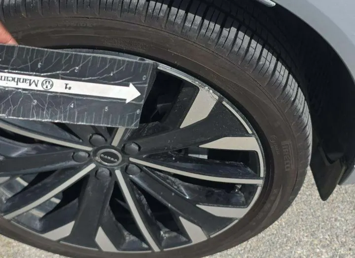 VOLVO XC60 -