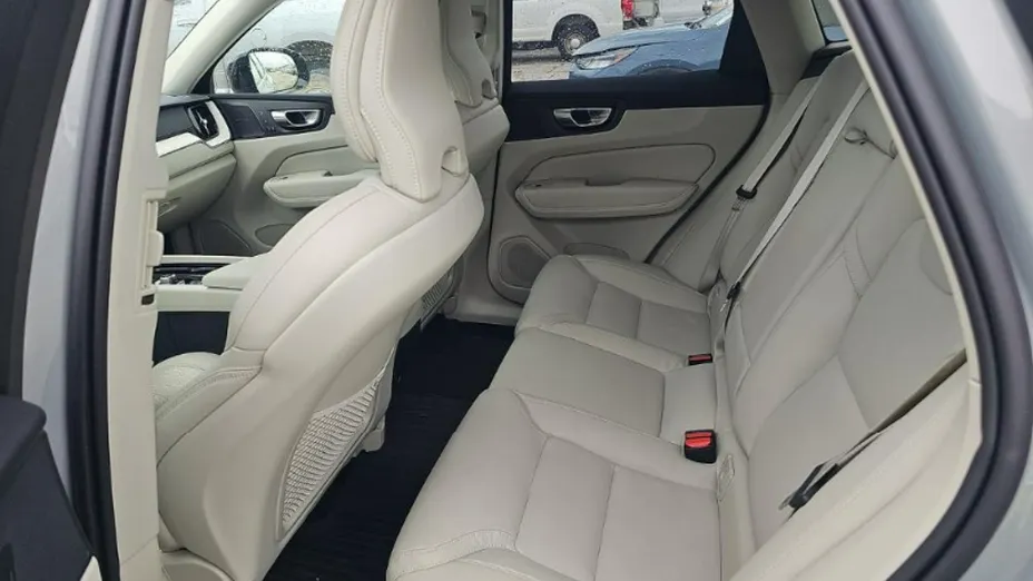 VOLVO XC60 -