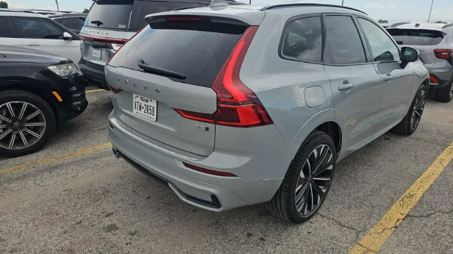 VOLVO XC60 -