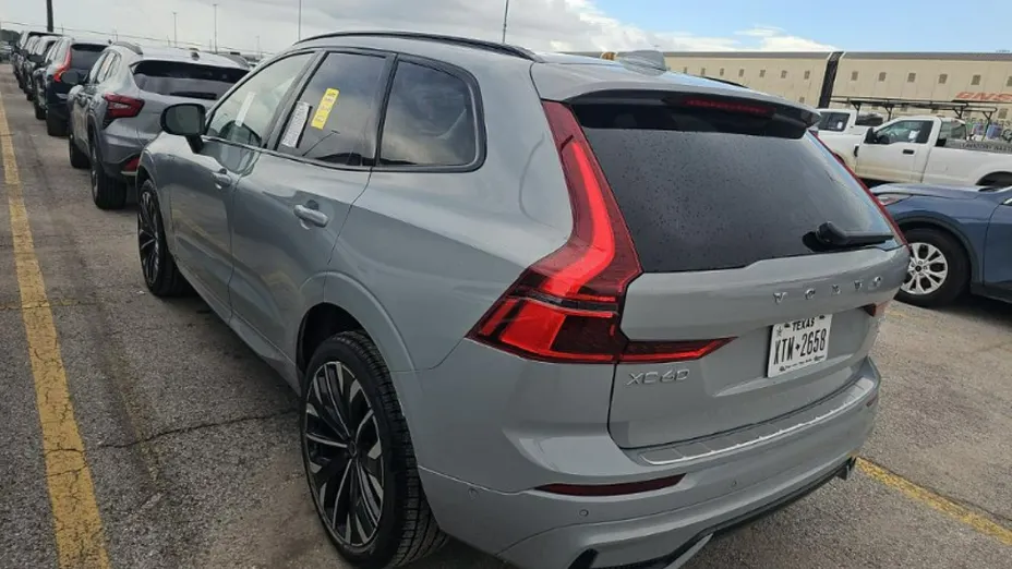 VOLVO XC60 -