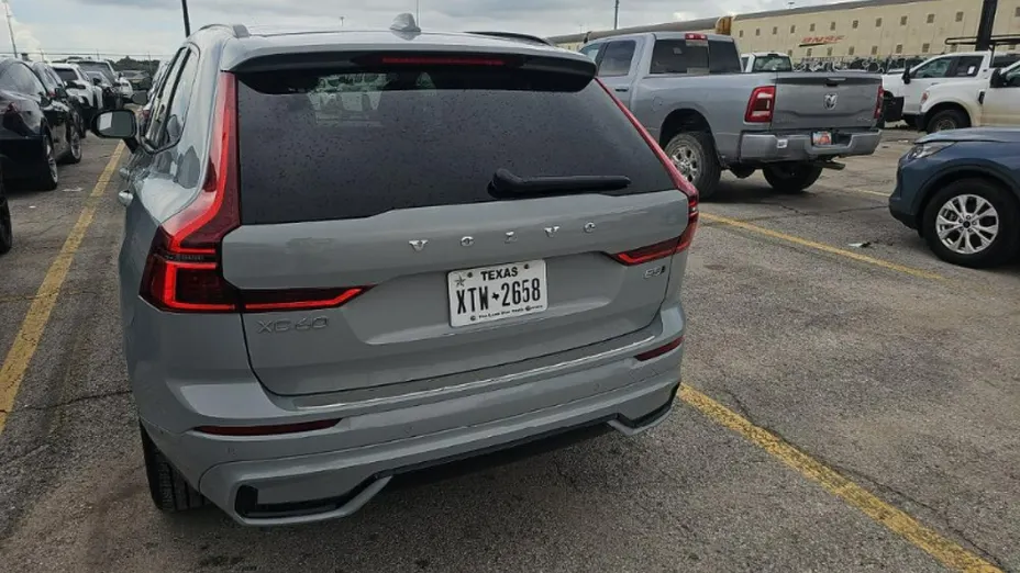 VOLVO XC60 -