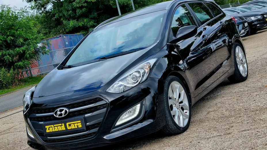 HYUNDAI i30 -