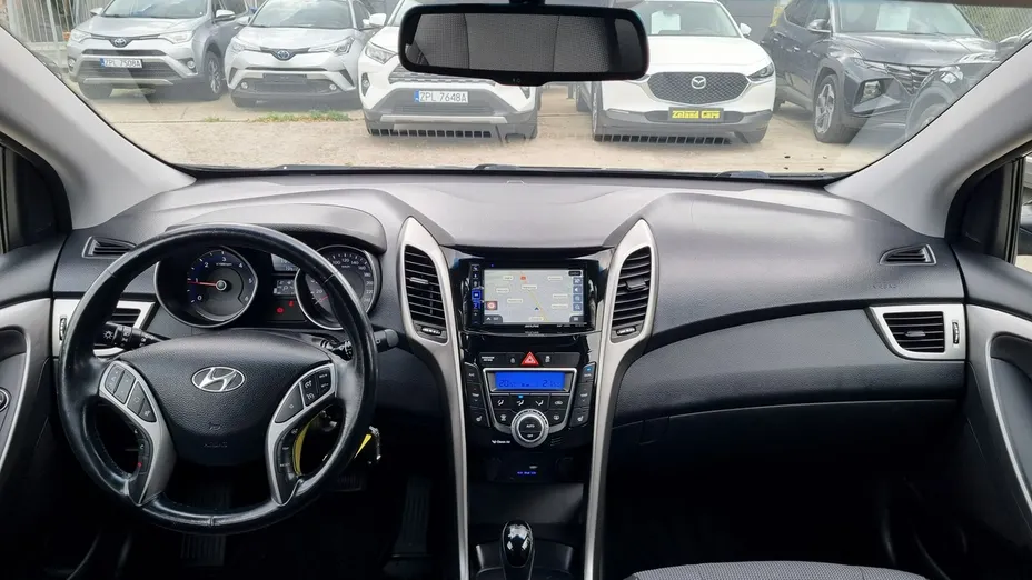HYUNDAI i30 -