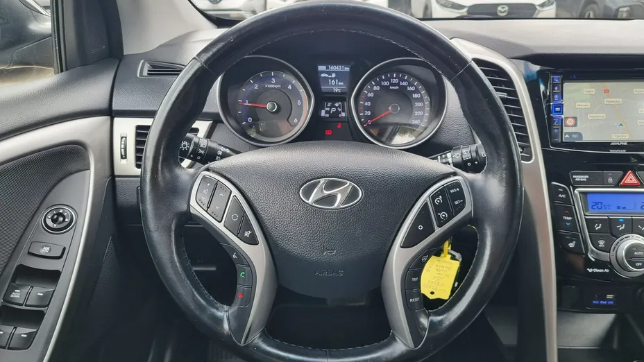 HYUNDAI i30 -