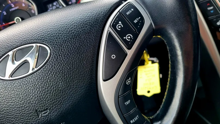 HYUNDAI i30 -