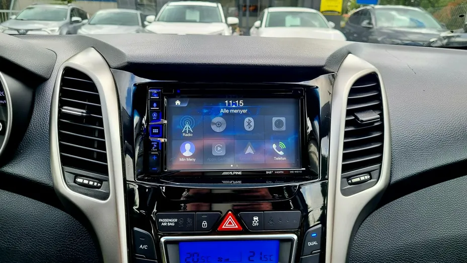 HYUNDAI i30 -