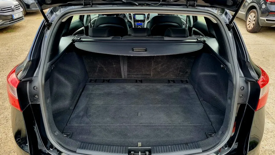 HYUNDAI i30 -