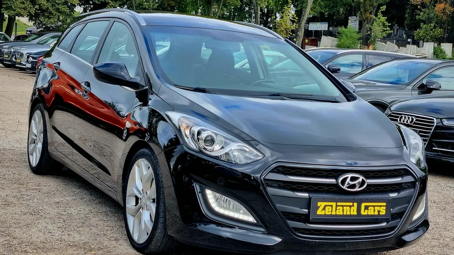 HYUNDAI i30 -