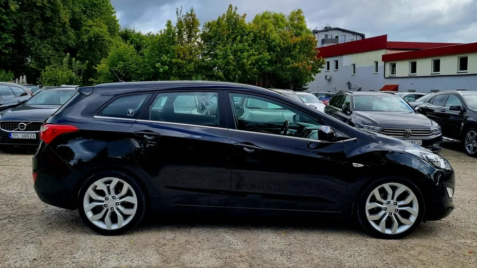 HYUNDAI i30 -