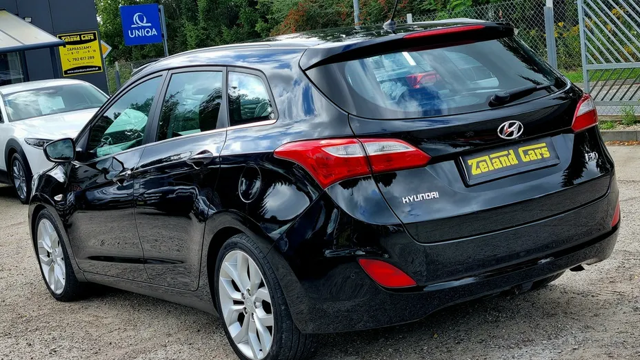 HYUNDAI i30 -