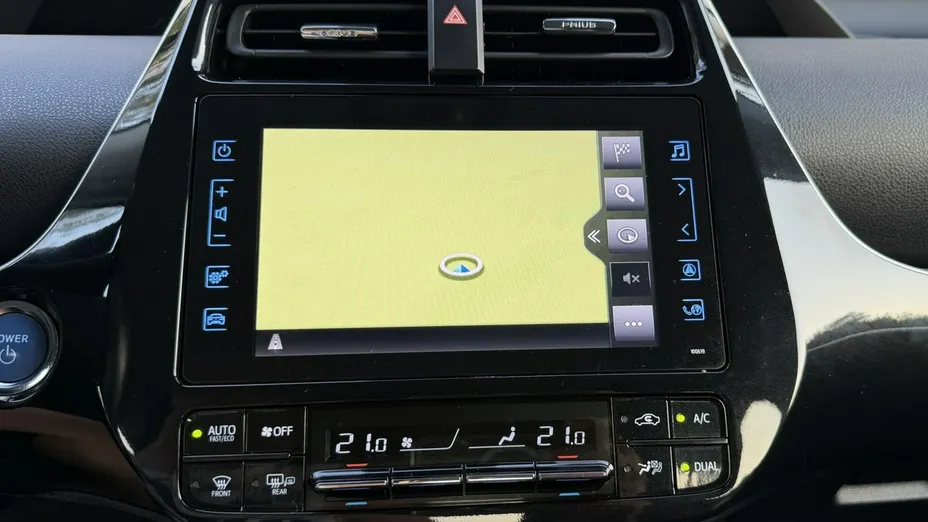 TOYOTA Prius -