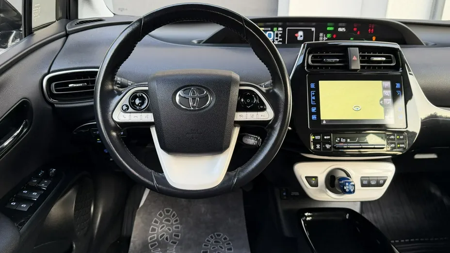 TOYOTA Prius -