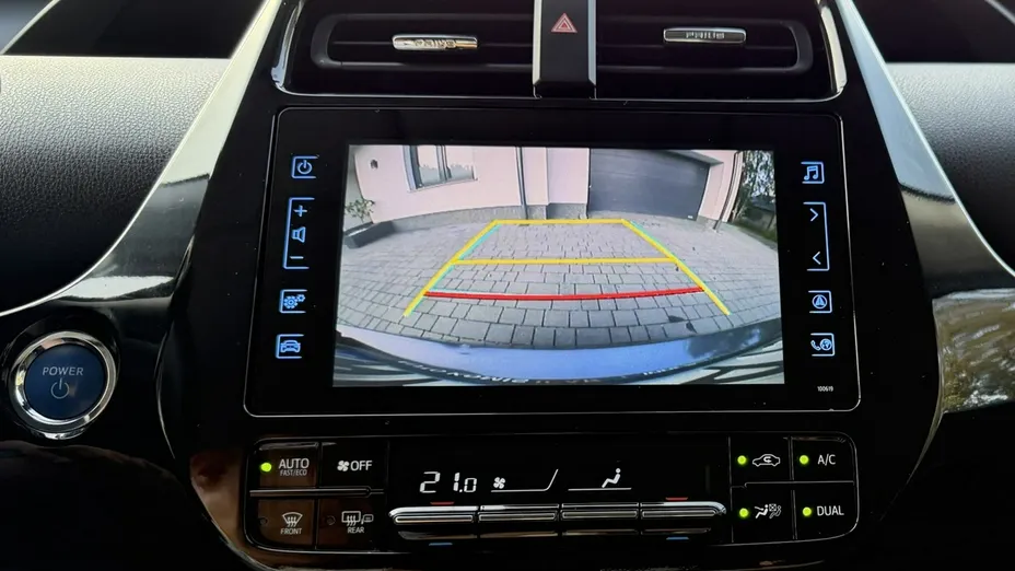 TOYOTA Prius -
