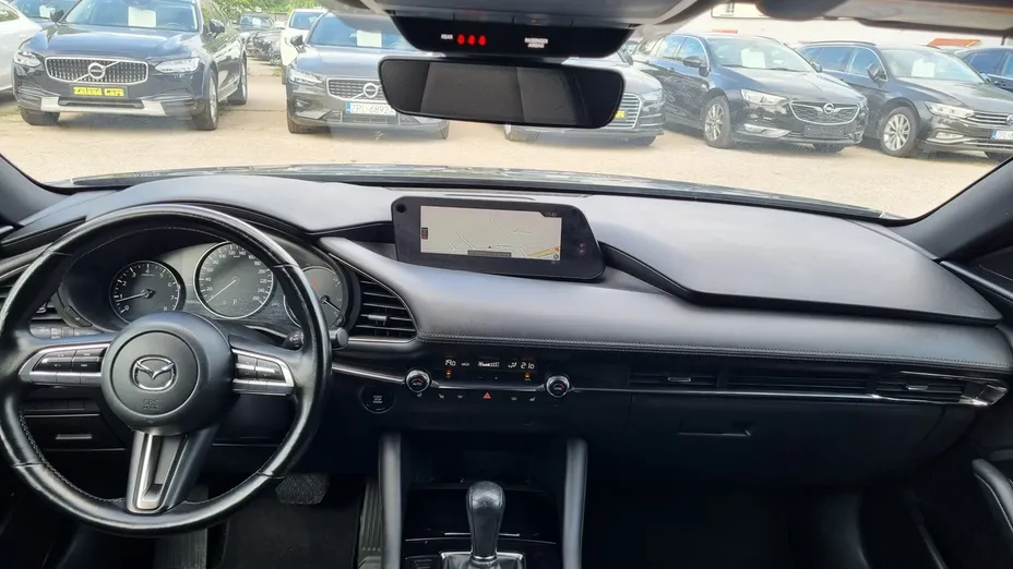 MAZDA 3 -