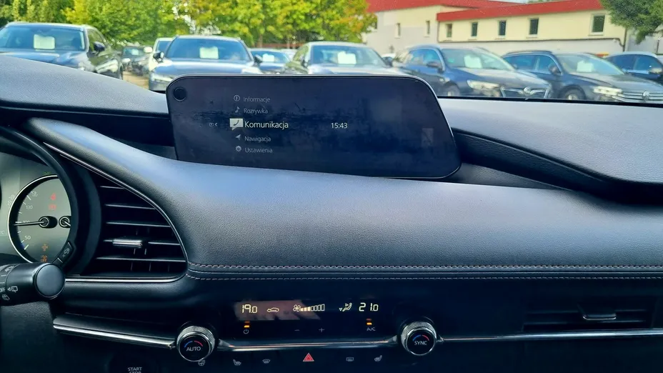 MAZDA 3 -