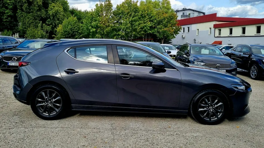 MAZDA 3 -