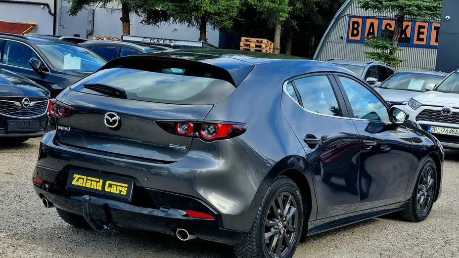 MAZDA 3 -