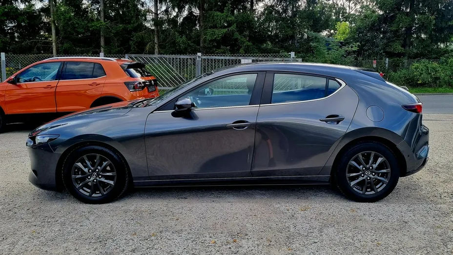 MAZDA 3 -