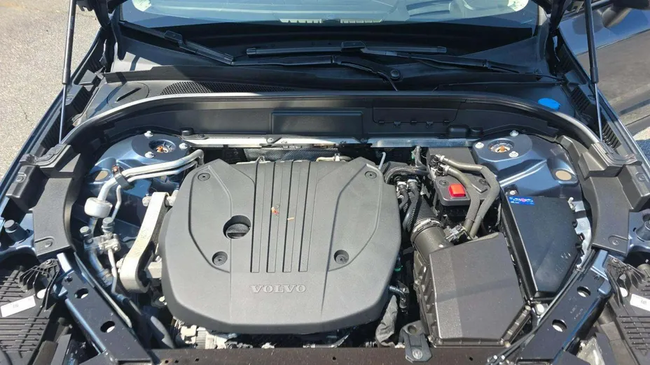 VOLVO XC60 -