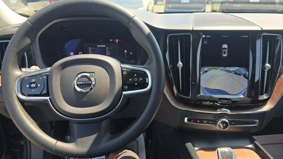 VOLVO XC60 -
