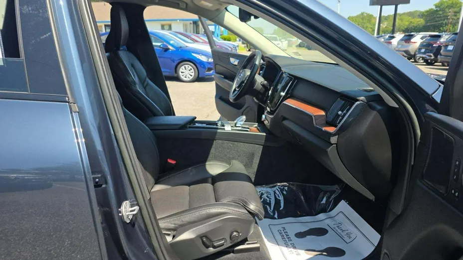 VOLVO XC60 -