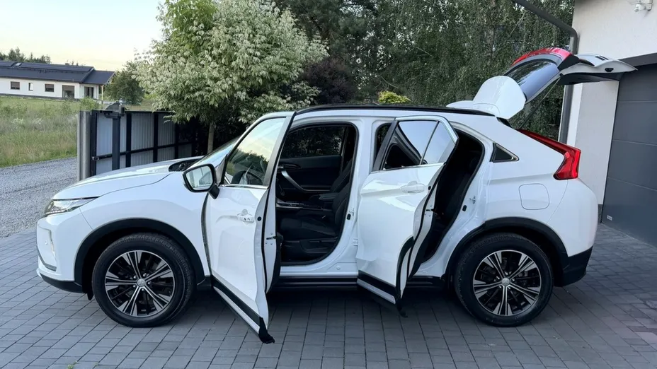 MITSUBISHI Eclipse Cross -