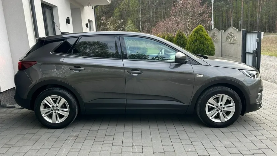 OPEL Grandland X -