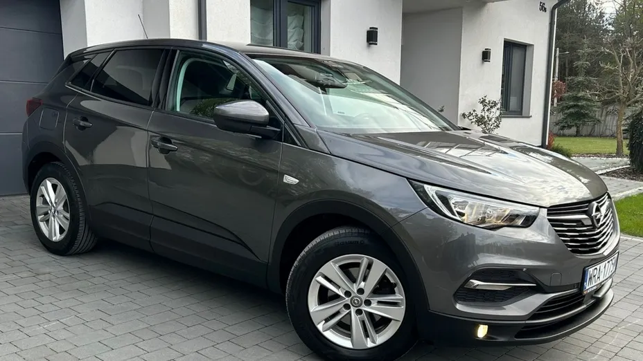 OPEL Grandland X -