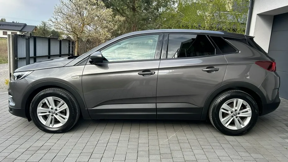 OPEL Grandland X -