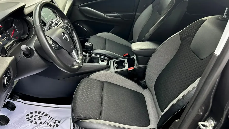OPEL Grandland X -
