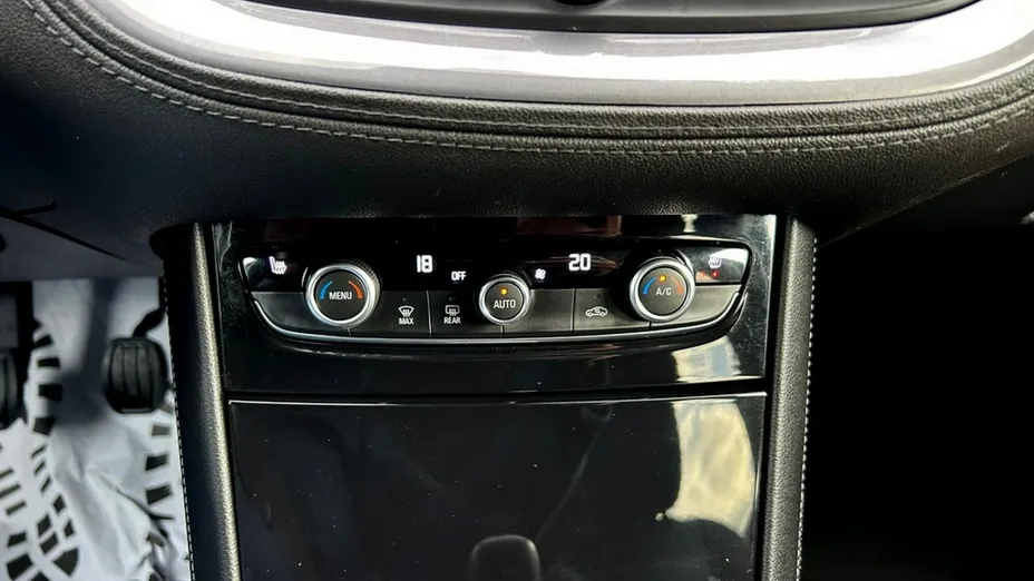 OPEL Grandland X -
