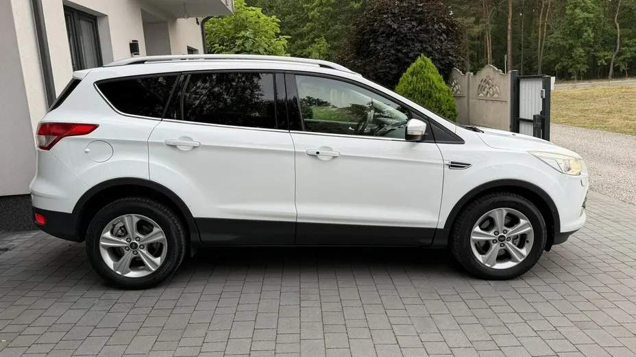 FORD Kuga -