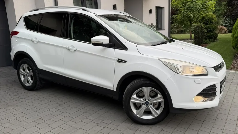 FORD Kuga -