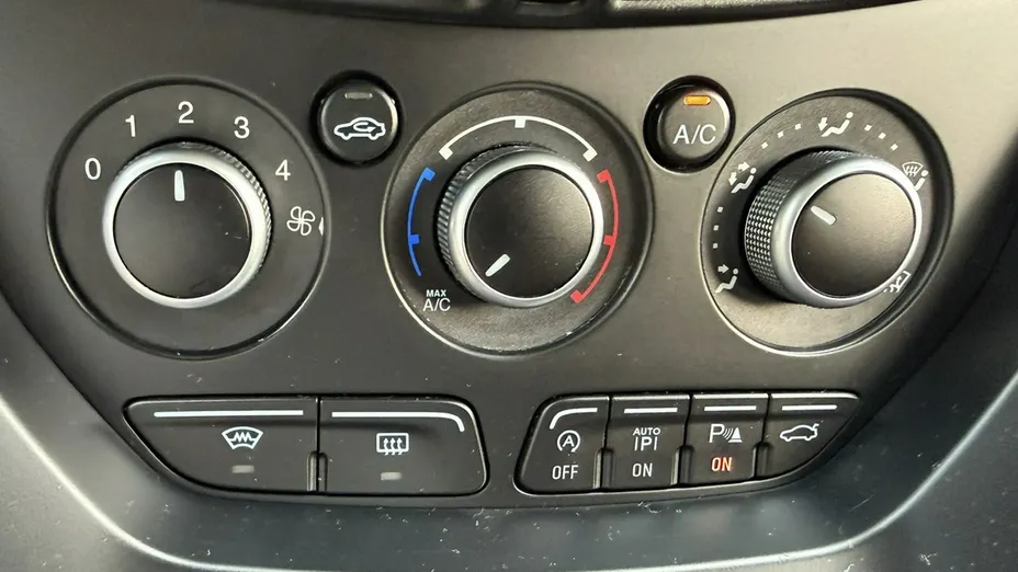 FORD Kuga -