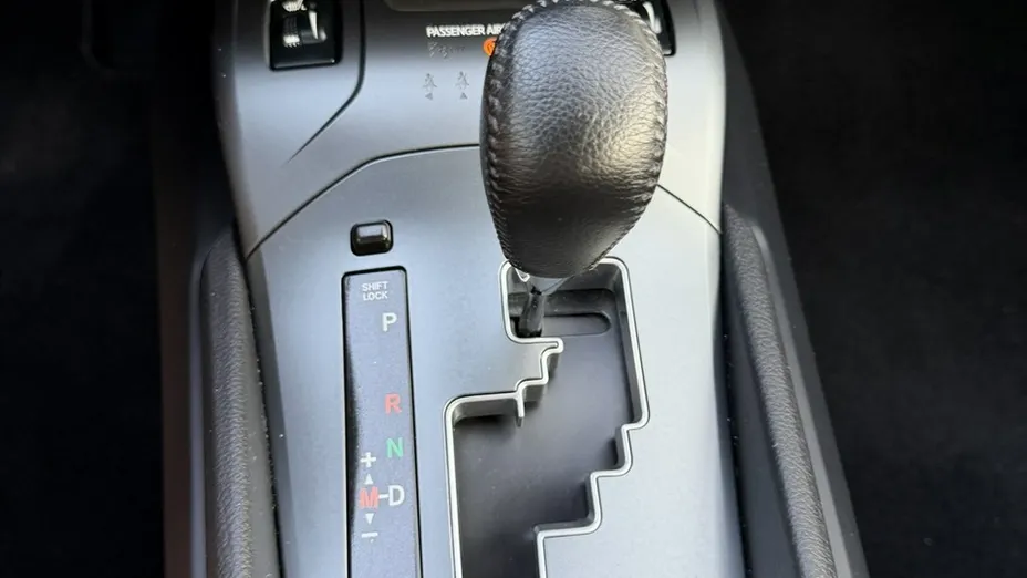 TOYOTA Avensis -